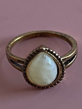 Gold Teardrop Mother-of-Pearl Ring